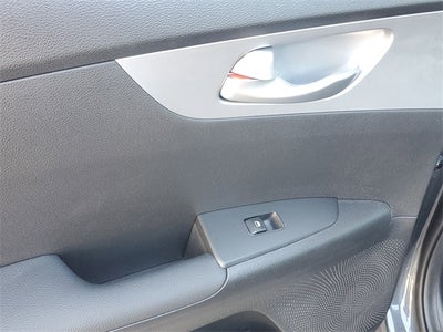 2023 Kia Forte LXS w/ Technology Package