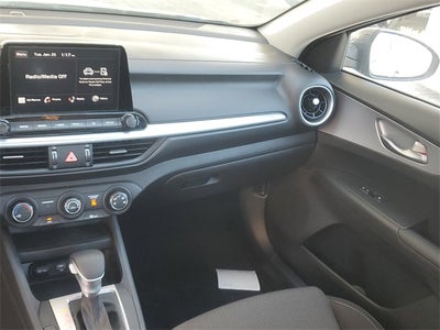 2023 Kia Forte LXS w/ Technology Package