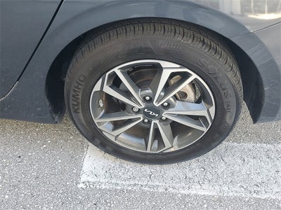 2023 Kia Forte LXS w/ Technology Package