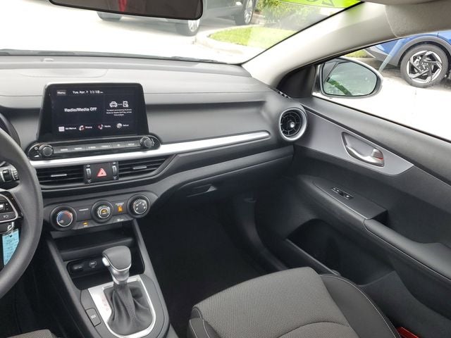 2024 Kia Forte LXS w/ Technoloy Package