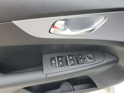 2024 Kia Forte LXS w/ Technoloy Package