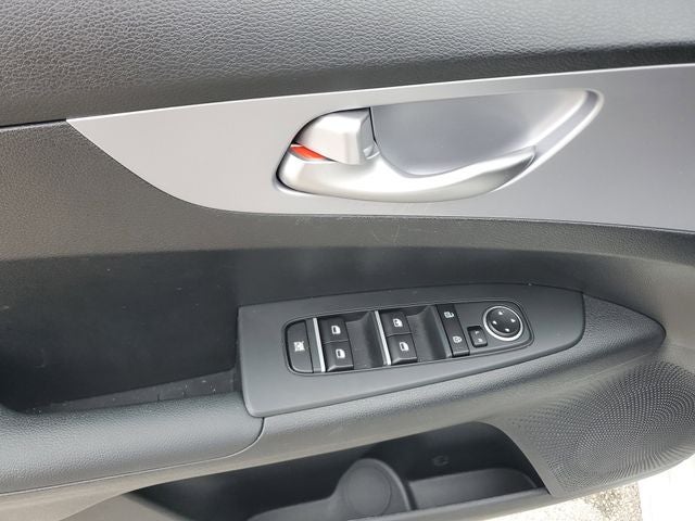 2024 Kia Forte LXS w/ Technoloy Package