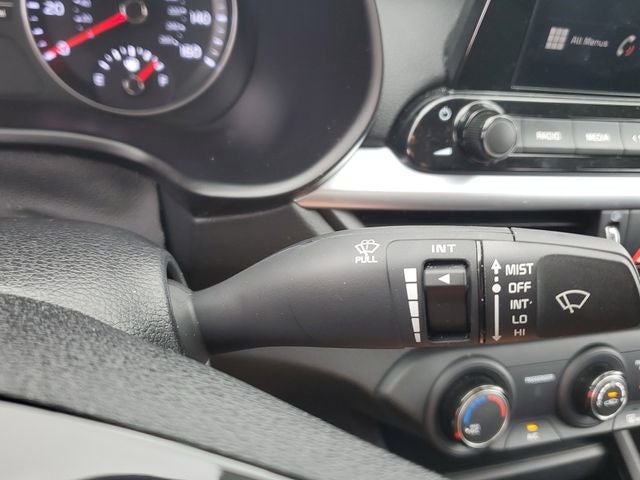 2024 Kia Forte LXS w/ Technoloy Package