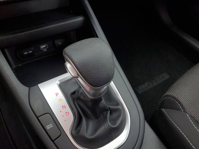 2024 Kia Forte LXS w/ Technoloy Package