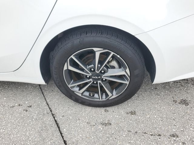 2024 Kia Forte LXS w/ Technoloy Package