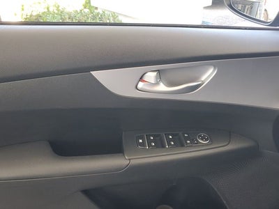 2023 Kia Forte LXS w/ Technology Package