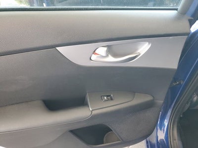 2023 Kia Forte LXS w/ Technology Package