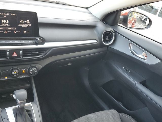 2023 Kia Forte LXS w/ Technology Package