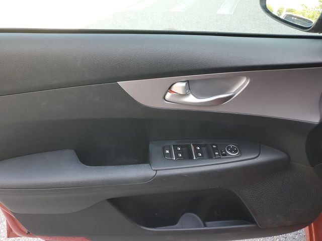 2023 Kia Forte LXS w/ Technology Package