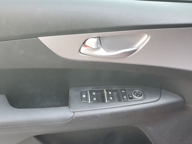 2023 Kia Forte LXS w/ Technology Package