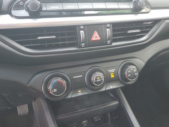 2023 Kia Forte LXS w/ Technology Package