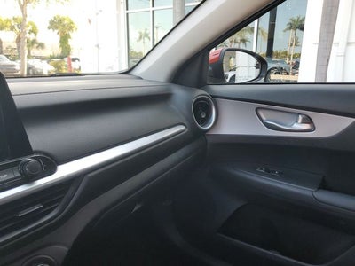 2023 Kia Forte LXS w/ Technology Package