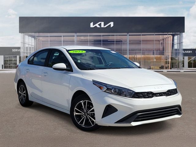 2023 Kia Forte LXS AT's photo