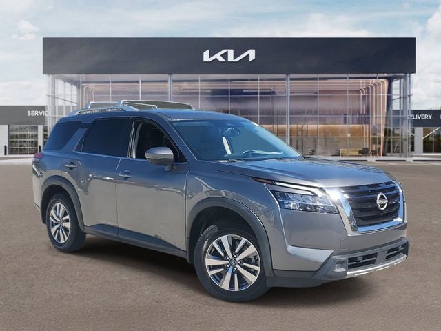 2022 Nissan Pathfinder SL