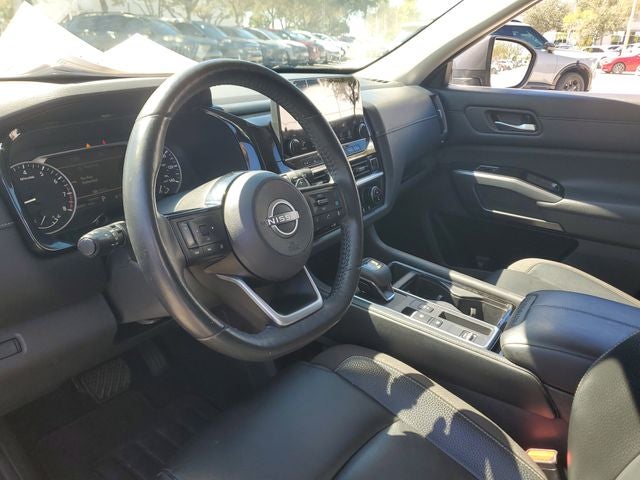 2022 Nissan Pathfinder SL