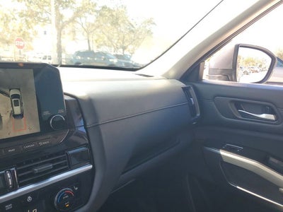 2022 Nissan Pathfinder SL