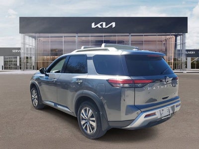 2022 Nissan Pathfinder SL