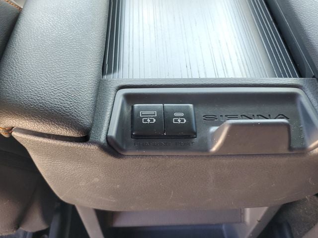 2021 Toyota Sienna XSE 7 Passenger