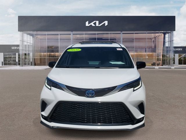 2021 Toyota Sienna XSE 7 Passenger