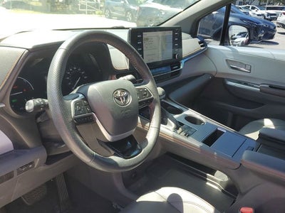 2021 Toyota Sienna XSE 7 Passenger