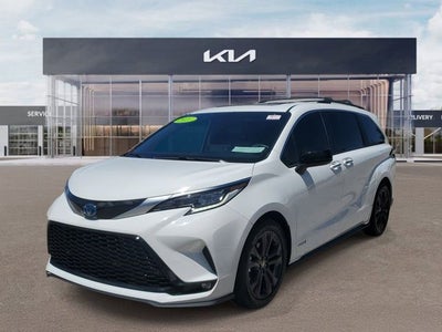 2021 Toyota Sienna XSE 7 Passenger