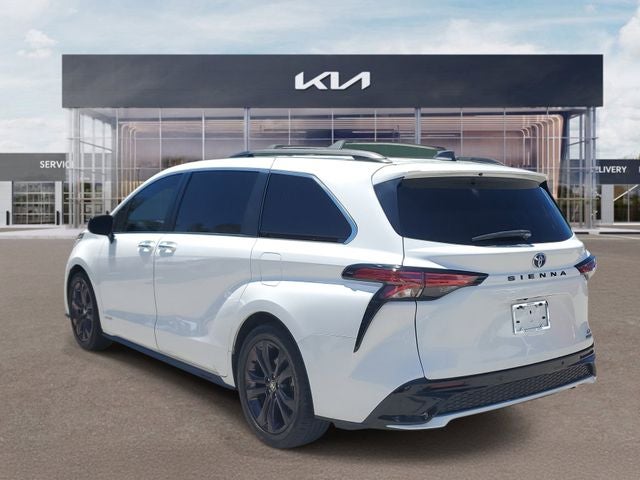 2021 Toyota Sienna XSE 7 Passenger