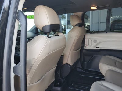 2021 Toyota Sienna XLE 8 Passenger