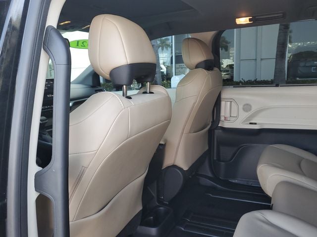 2021 Toyota Sienna XLE 8 Passenger