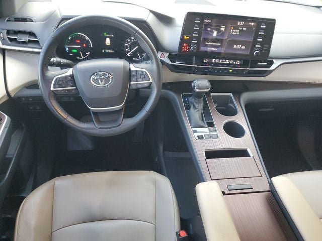 2021 Toyota Sienna XLE 8 Passenger