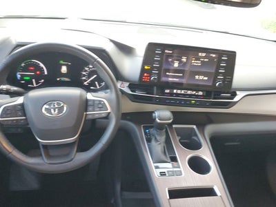 2021 Toyota Sienna XLE 8 Passenger