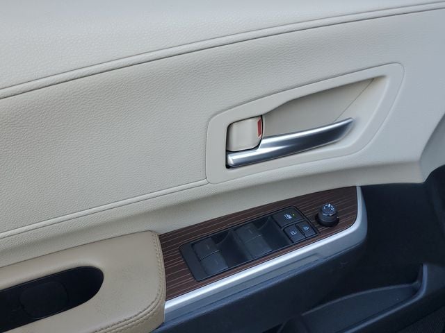 2021 Toyota Sienna XLE 8 Passenger