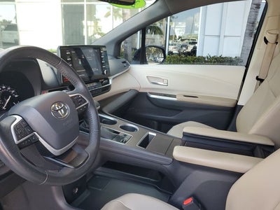 2021 Toyota Sienna XLE 8 Passenger