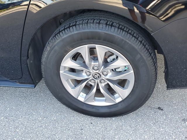 2021 Toyota Sienna XLE 8 Passenger