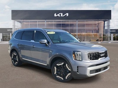2024 Kia Telluride EX w/ Captain's Chair Package