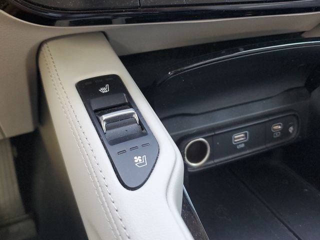 2024 Kia Telluride EX w/ Captain's Chair Package
