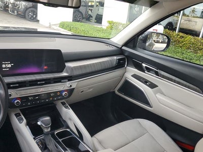 2023 Kia Telluride EX w/ Captain's Chair Package