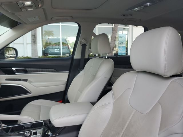 2023 Kia Telluride EX w/ Captain's Chair Package