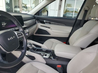 2023 Kia Telluride EX w/ Captain's Chair Package