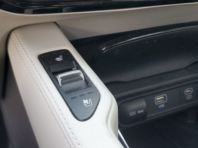 2023 Kia Telluride EX w/ Captain's Chair Package