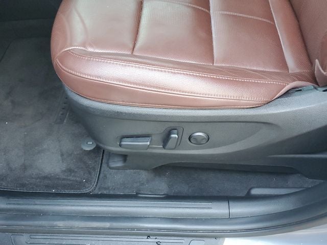 2023 Kia Telluride EX w/ Captain's Chair Package