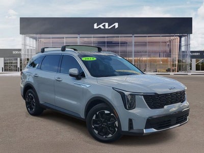 2024 Kia Sorento S w/ Panoramic Sunroof