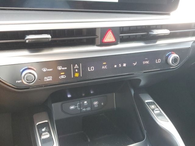 2024 Kia Sorento S w/ Panoramic Sunroof