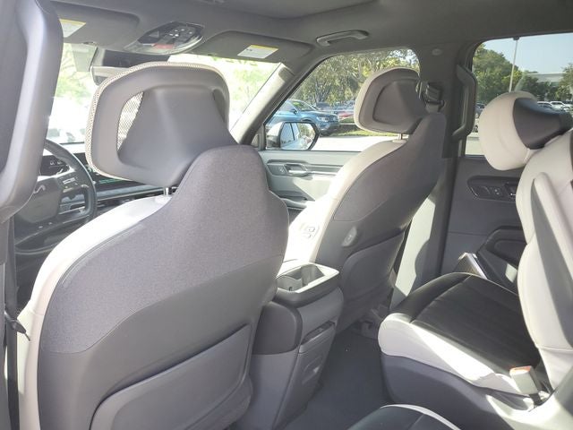 2024 Kia EV9 GT-Line AWD w/ VIP Relaxation Package