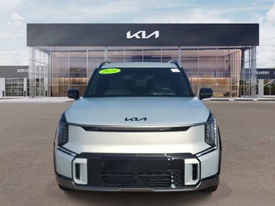 2024 Kia EV9 GT-Line AWD w/ VIP Relaxation Package