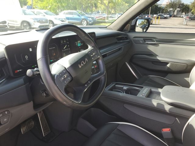 2024 Kia EV9 GT-Line AWD w/ VIP Relaxation Package