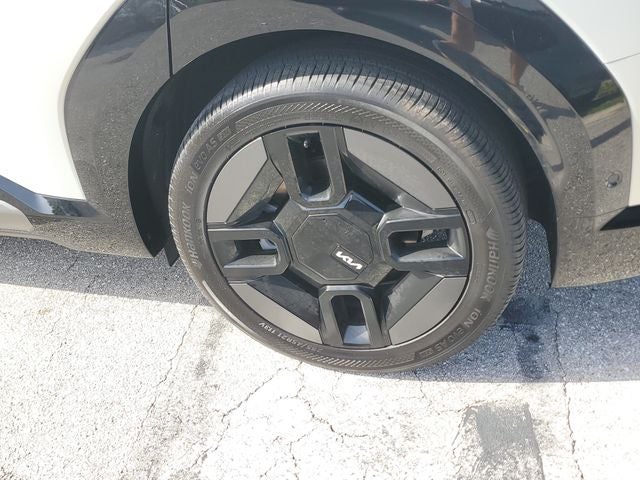 2024 Kia EV9 GT-Line AWD w/ VIP Relaxation Package