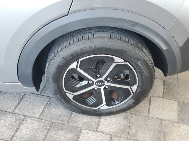 2024 Kia Niro LX