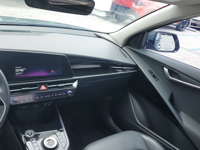 2023 Kia Niro Plug-In Hybrid SX