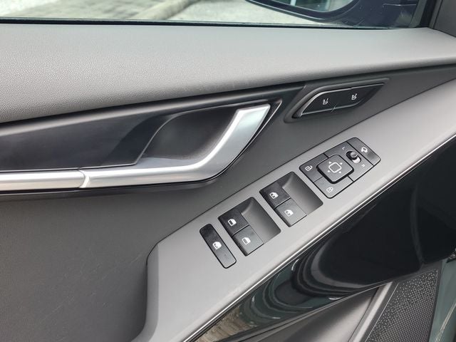 2023 Kia Niro Plug-In Hybrid SX