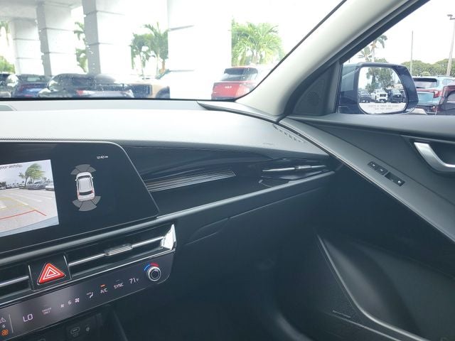 2023 Kia Niro Plug-In Hybrid SX
